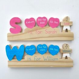 Pine Baby Letter Stand