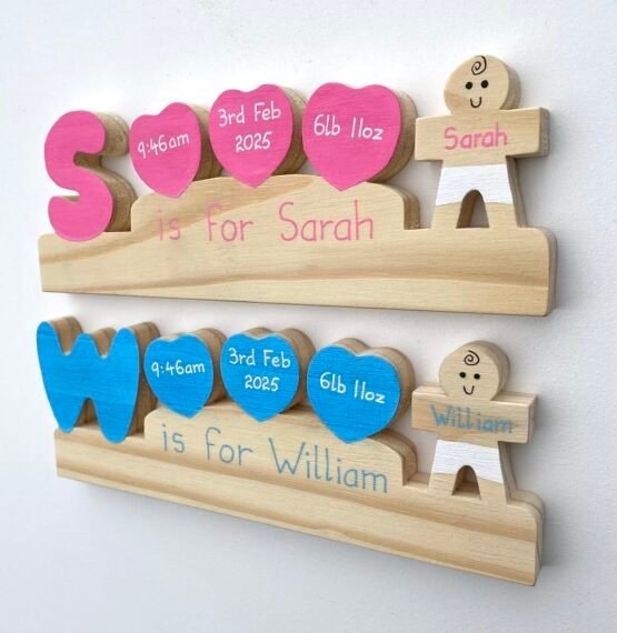 Pine Baby Letter Stand