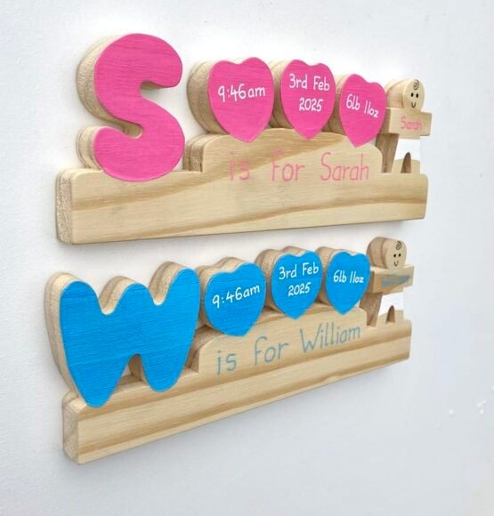 Pine Baby Letter Stand